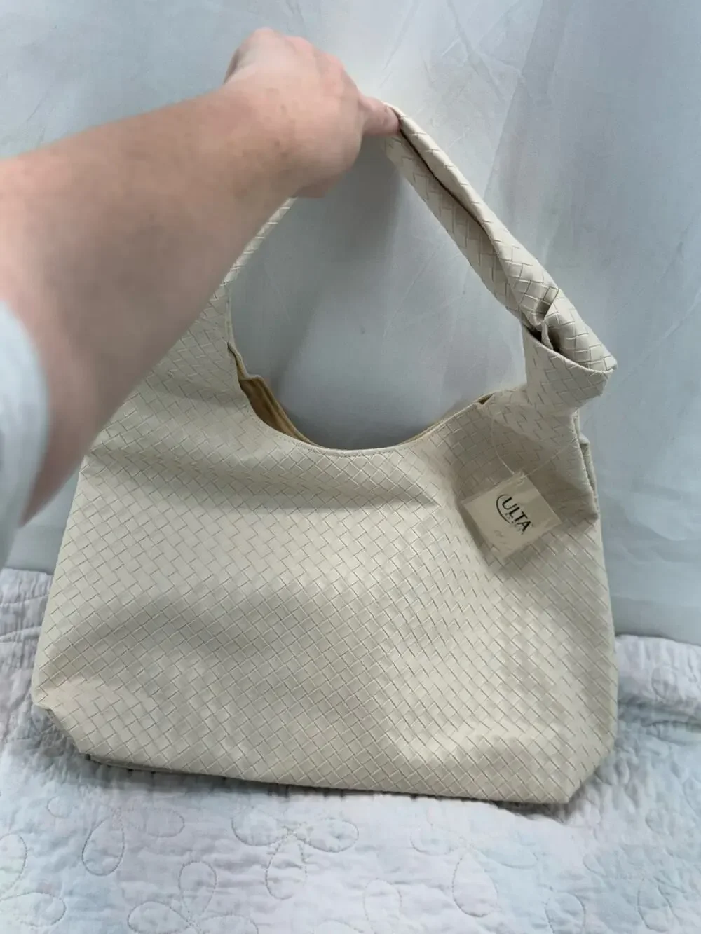 New Ulta cream weave bag with knot spring nutral